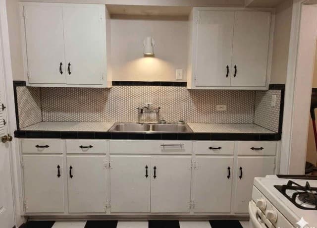 1-bedroom rental at 335 E Rosewood Unit 3 in San Antonio, TX — photo 5