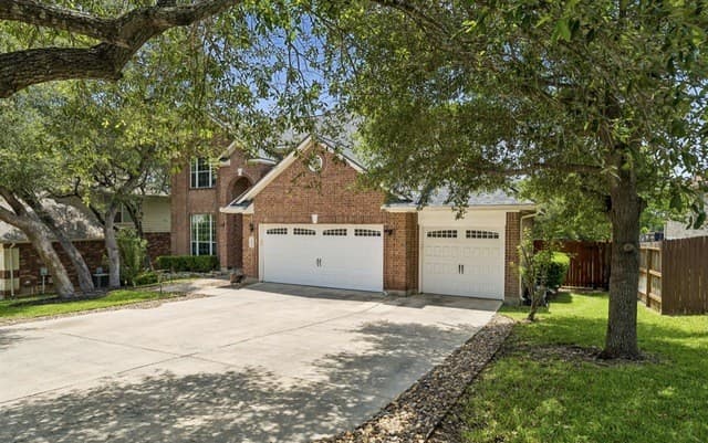 5-bedroom rental at 10614 Spirit Horse in Helotes, TX — photo 3