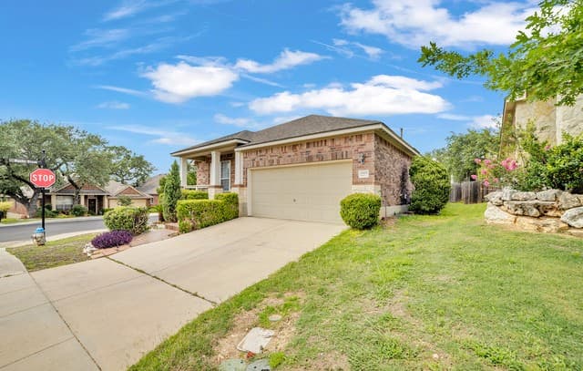 3-bedroom rental at 2803 Silverton Ct in San Antonio, TX — photo 2