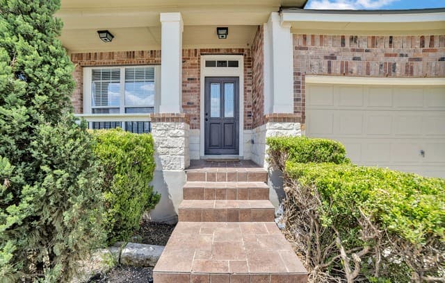 3-bedroom rental at 2803 Silverton Ct in San Antonio, TX — photo 3