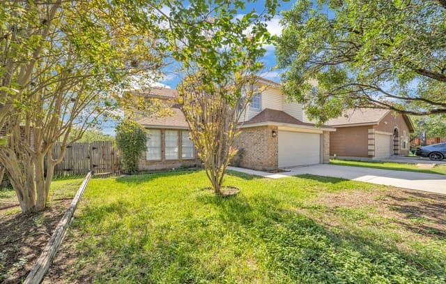 4-bedroom rental at 10123 Shadyglen in San Antonio, TX — photo 3
