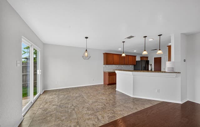 3-bedroom rental at 4435 Wrangler Vw in San Antonio, TX — photo 5