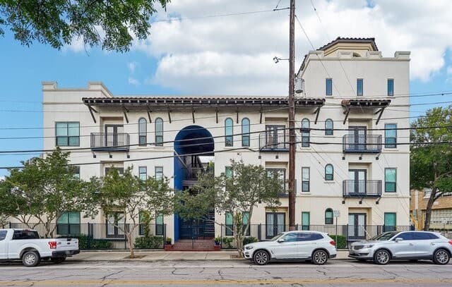 Home for sale at 221 Lexington Ave Unit 106 in San Antonio, TX — photo 2