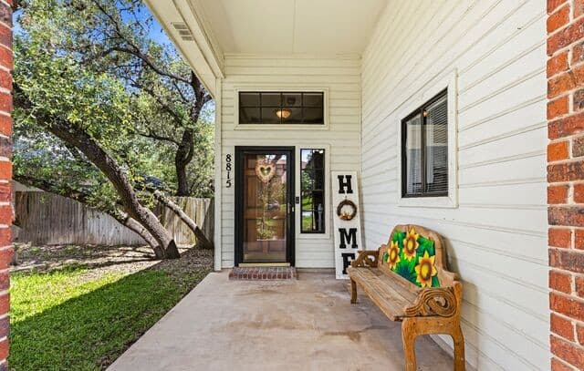 3-bedroom rental at 8815 Silent Strm in San Antonio, TX — photo 3