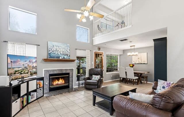 3-bedroom rental at 8815 Silent Strm in San Antonio, TX — photo 4
