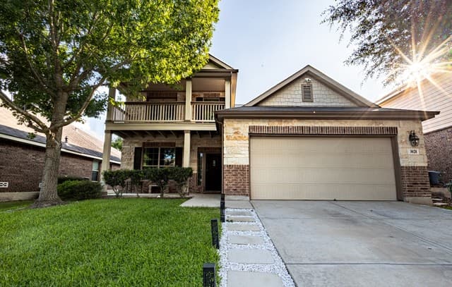 4-bedroom rental at 3028 Pencil Cholla in Schertz, TX — photo 4