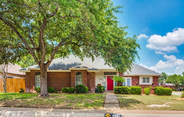 3-bedroom rental at 4503 Black Oak Woods in San Antonio, TX — photo 2