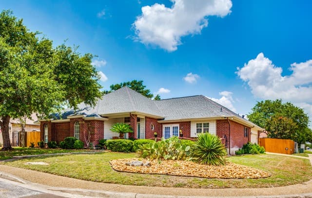 3-bedroom rental at 4503 Black Oak Woods in San Antonio, TX — photo 3
