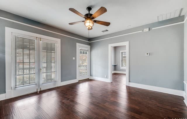 2-bedroom rental at 830 W Craig Pl in San Antonio, TX — photo 4