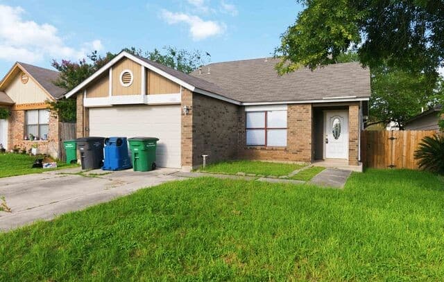 3-bedroom rental at 4086 Winter Sunrise Dr in San Antonio, TX — photo 3