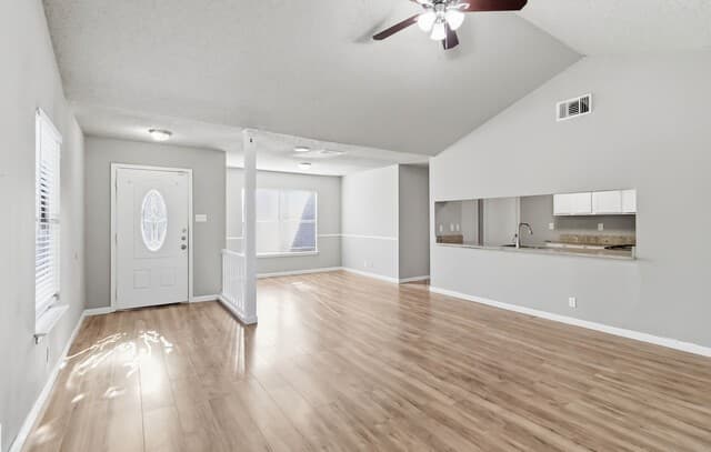 3-bedroom rental at 4086 Winter Sunrise Dr in San Antonio, TX — photo 4