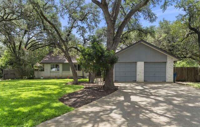 4-bedroom rental at 2614 Burning Wood St in San Antonio, TX — photo 2