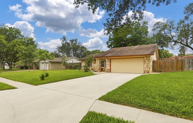 4-bedroom rental at 8707 Kentsdale in San Antonio, TX — photo 2