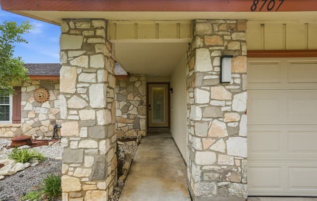 4-bedroom rental at 8707 Kentsdale in San Antonio, TX — photo 4