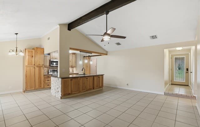 4-bedroom rental at 8707 Kentsdale in San Antonio, TX — photo 5