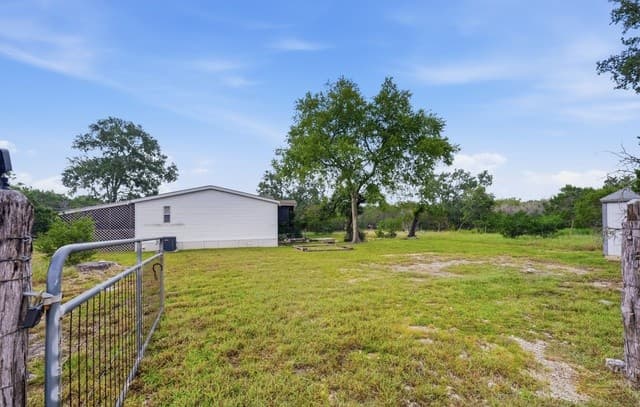 3-bedroom rental at 114 River Ranch Rd in Boerne, TX — photo 3