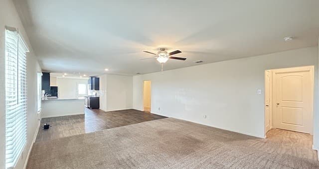 4-bedroom rental at 15115 Harbor Lndg in Von Ormy, TX — photo 3