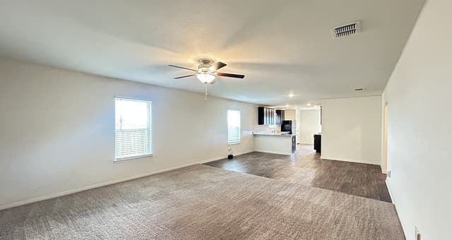 4-bedroom rental at 15115 Harbor Lndg in Von Ormy, TX — photo 4