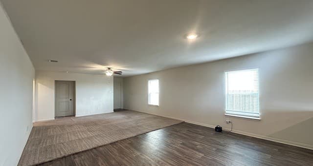 4-bedroom rental at 15115 Harbor Lndg in Von Ormy, TX — photo 5