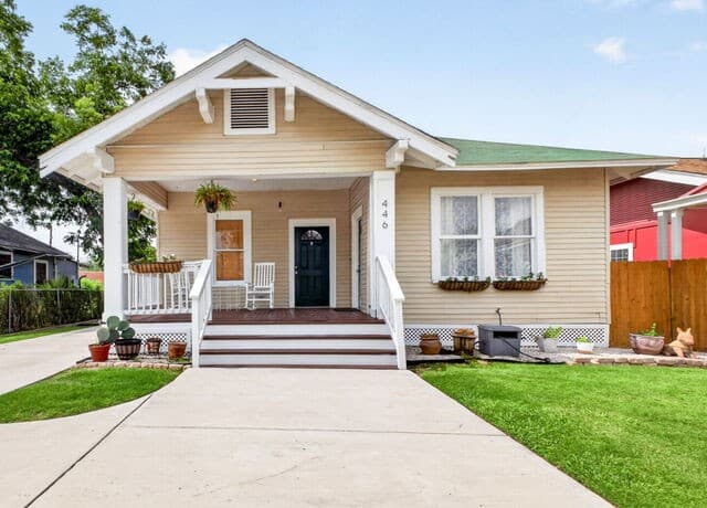 3-bedroom rental at 446 Kayton Ave in San Antonio, TX — photo 1