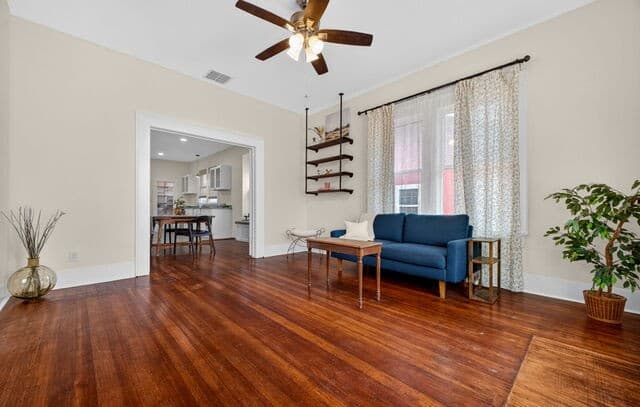 3-bedroom rental at 446 Kayton Ave in San Antonio, TX — photo 4