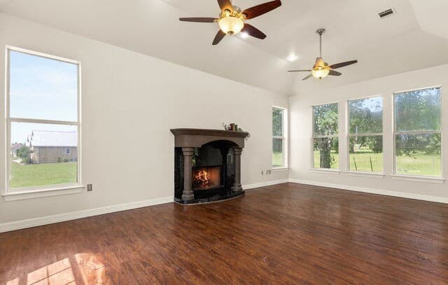 4-bedroom rental at 321 Lantana Rdg in Spring Branch, TX — photo 5