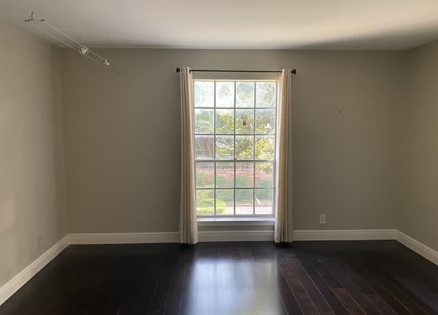 1-bedroom rental at 8401 N New Braunfels Ave Unit 219 in San Antonio, TX — photo 2