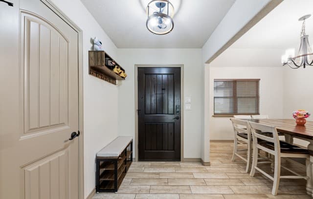 4-bedroom rental at 317 Honeysuckle Ln in La Vernia, TX — photo 5