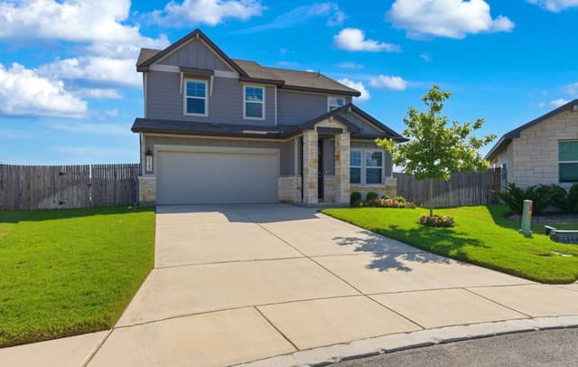 4-bedroom rental at 29303 Highland Pass in San Antonio, TX — photo 5