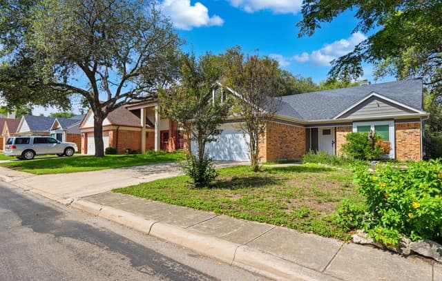 3-bedroom rental at 7002 Quail Wilde in San Antonio, TX — photo 3