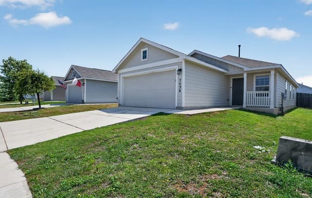 3-bedroom rental at 7238 Lincoln Trce in San Antonio, TX — photo 2
