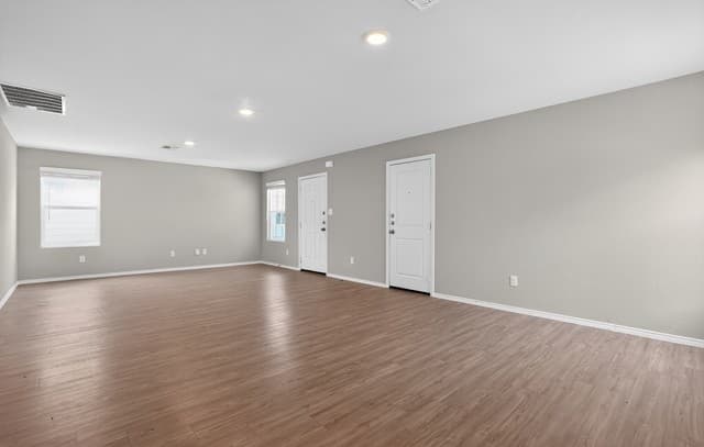 3-bedroom rental at 7238 Lincoln Trce in San Antonio, TX — photo 4