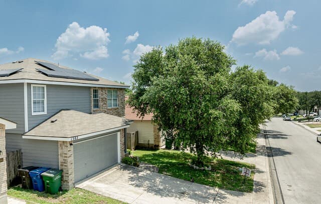 3-bedroom rental at 1302 Bobcat Pass in San Antonio, TX — photo 3