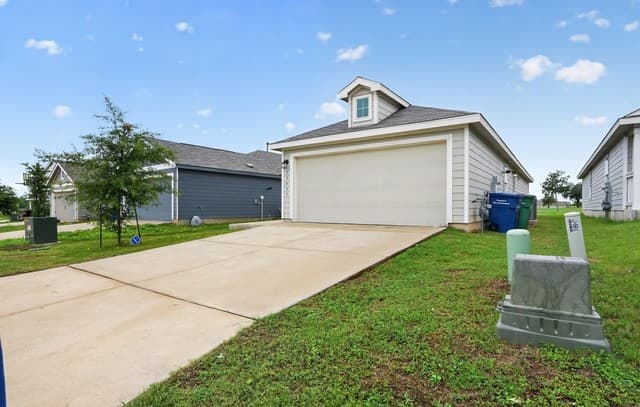 3-bedroom rental at 13435 Ashworth Blvd in San Antonio, TX — photo 1