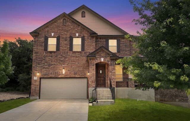 4-bedroom rental at 11335 Red Oak Turn in Helotes, TX — photo 2