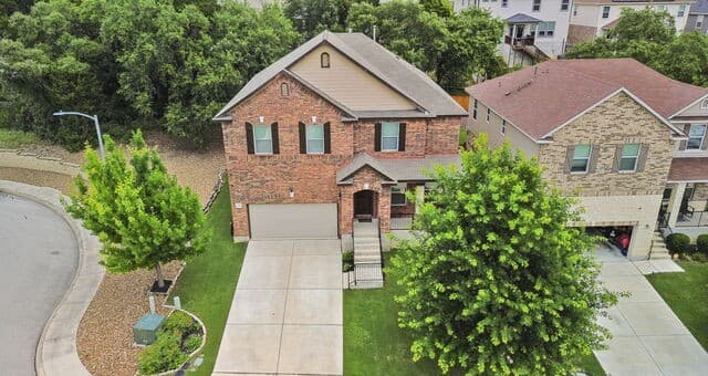 4-bedroom rental at 11335 Red Oak Turn in Helotes, TX — photo 3