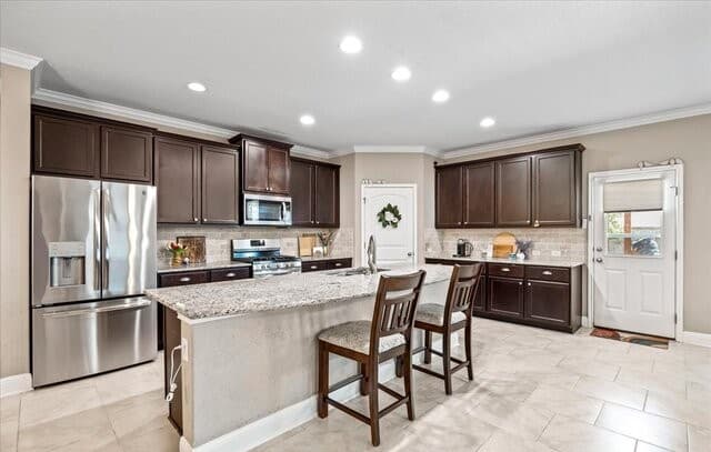 6-bedroom rental at 8906 Virginia Rye in San Antonio, TX — photo 1