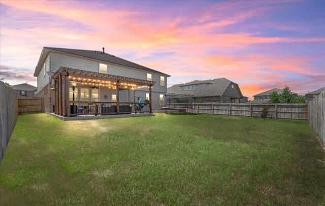 6-bedroom rental at 8906 Virginia Rye in San Antonio, TX — photo 3