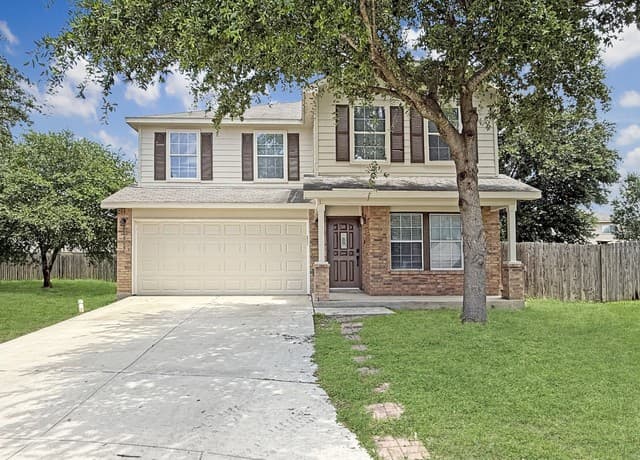 5-bedroom rental at 11803 Amber Tree in San Antonio, TX — photo 1