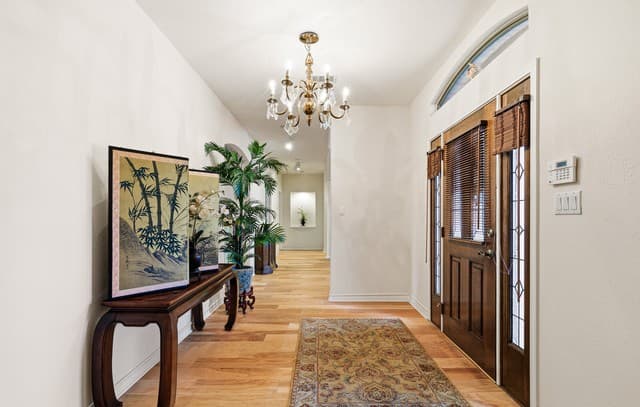 4-bedroom rental at 7 Greens Shadow in San Antonio, TX — photo 4