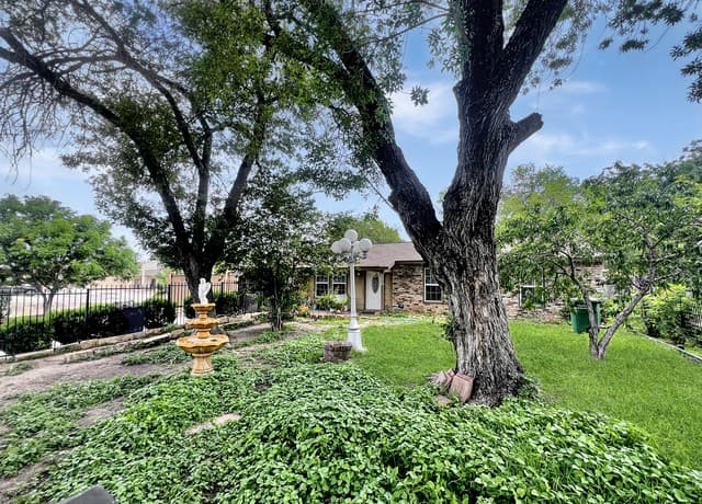 3-bedroom rental at 4203 Avenida Prima St in San Antonio, TX — photo 2