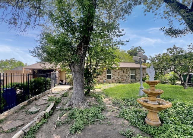 3-bedroom rental at 4203 Avenida Prima St in San Antonio, TX — photo 3