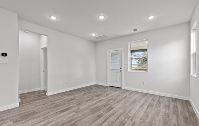 4-bedroom rental at 9959 Chavaneaux Lndg in San Antonio, TX — photo 4