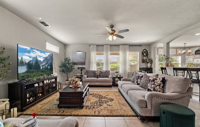 3-bedroom rental at 8806 Rapla in San Antonio, TX — photo 4
