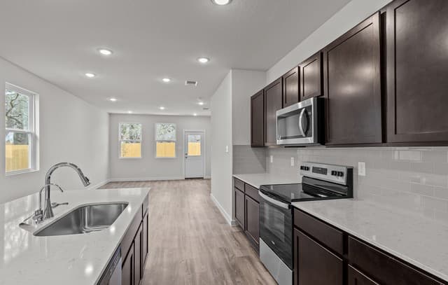 3-bedroom rental at 5534 Franklin Hills in Von Ormy, TX — photo 4