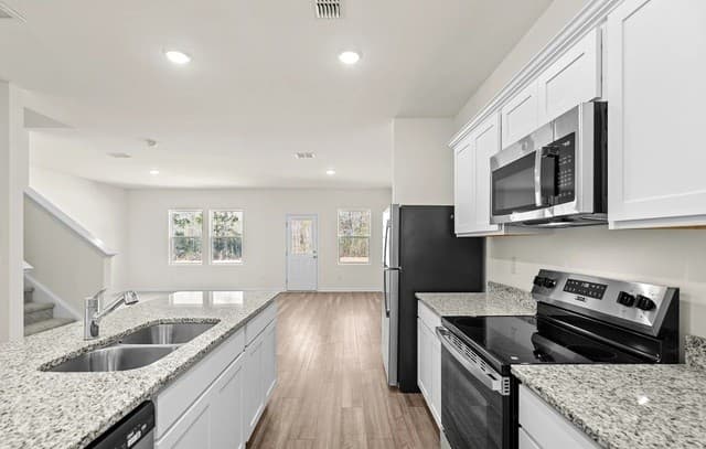4-bedroom rental at 3015 Cattail Hollow in San Antonio, TX — photo 4