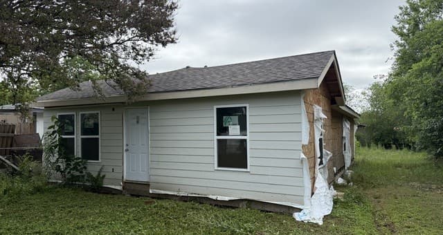 3-bedroom rental at 128 Vista Rd in San Antonio, TX — photo 2