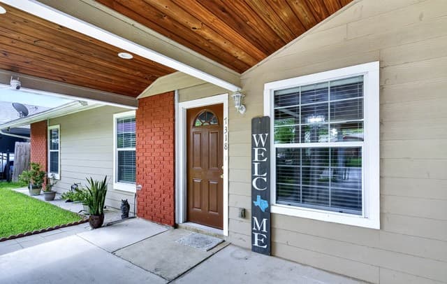 4-bedroom rental at 7318 Glen Cross in San Antonio, TX — photo 4
