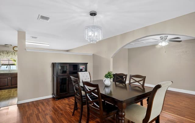 4-bedroom rental at 7318 Glen Cross in San Antonio, TX — photo 5