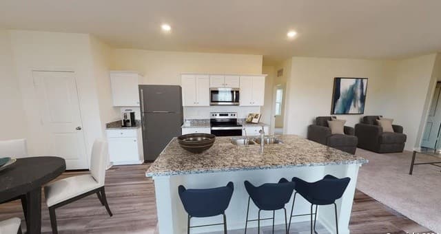 3-bedroom rental at 10510 Placeaya Lake in Adkins, TX — photo 4